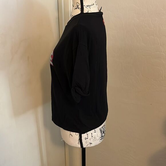 Grease Movie Sandy Danny Black Graphic Front Back Shirt Pink Ladies Rizzo Music - Picture 2 of 10